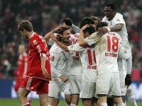 Der SC Freiburg jubelt über die überraschende Führung, Müller ist enttäuscht